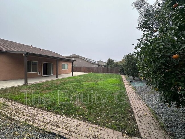 Foto del edificio - 5235 W Nellis Ct