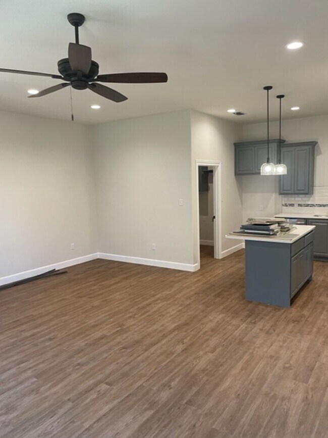 Foto del edificio - 7328 Mountain View Rd