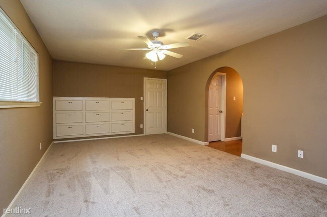 Foto del edificio - 7434 Antoine Dr