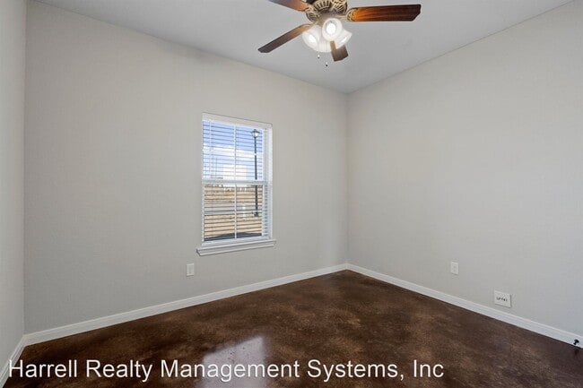 Building Photo - 3 br, 2 bath House - 5600 Moose Jaw Circle...