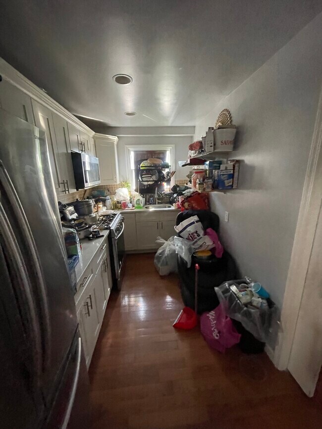 Foto del edificio - 12419 Sutter Ave