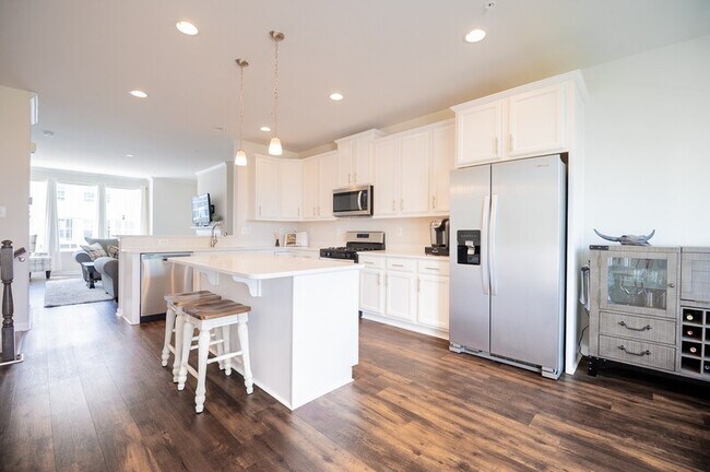 Building Photo - 309 Spring Bank Way