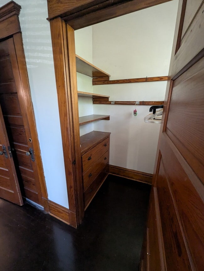 Main Bedroom closet - 514 E Grove St