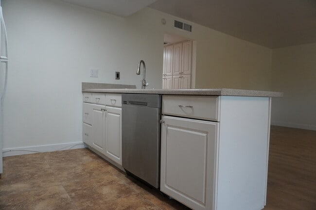 Foto del edificio - 8558 E Portland St