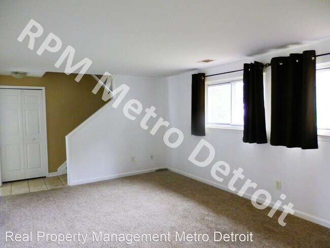 Building Photo - 3 br, 1.5 bath House - 520 Marlin Ave