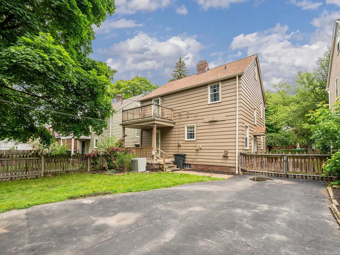 1200 Brentwood Rd, Cleveland Heights, OH 44121 House for Rent in