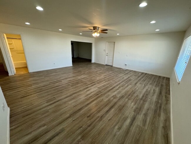 Foto del edificio - 3 bedroom - 2 bathroom
