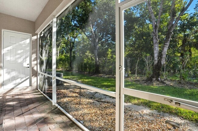 Foto del edificio - 3383 Antica St