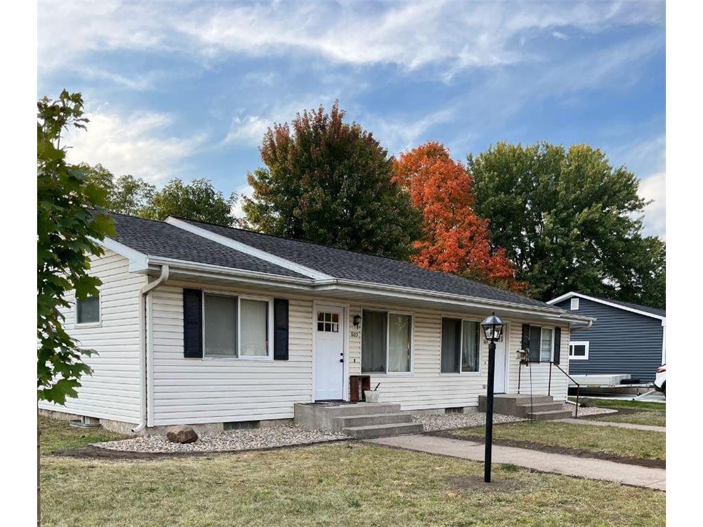 Primary Photo - 605 N Grove St
