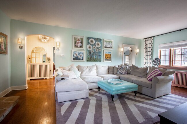 Foto del edificio - 139 Inglewood Dr