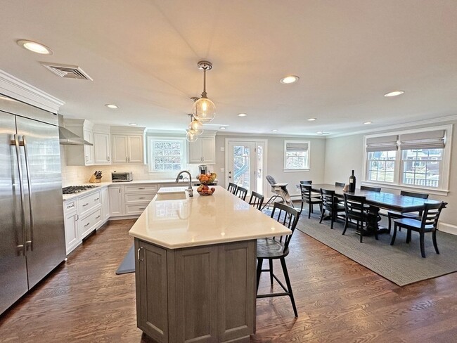 Building Photo - 99 Westchester Rd