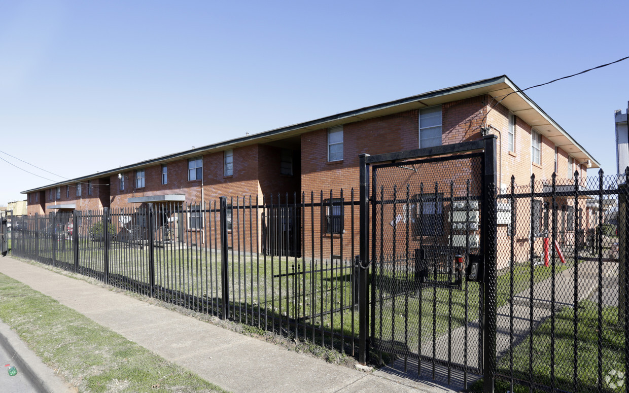 Primary Photo - Hidden Creek Apartments