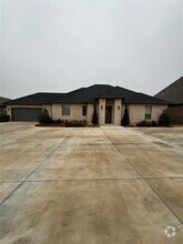 Building Photo - 3223 Enclave Pl