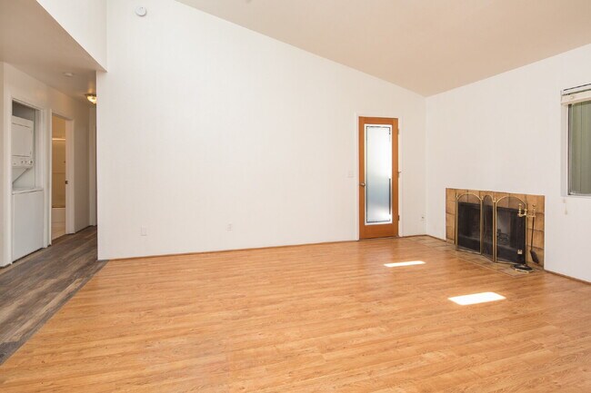 Foto del edificio - "Charming 2-Bed, 2-Bath Haven on Tripp Drive – Cozy Living in Reno!"