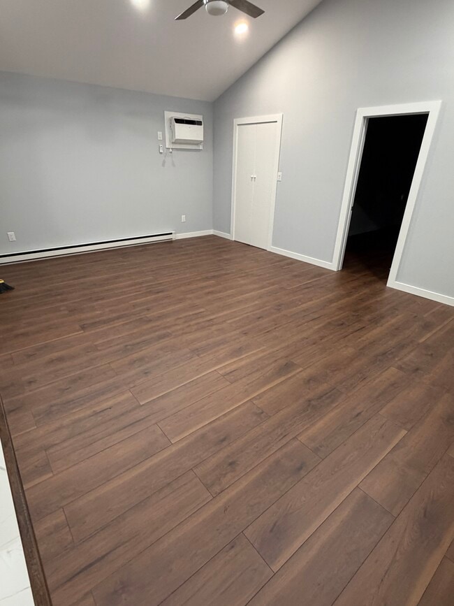 Foto del edificio - 66 Cedar Oaks Ave