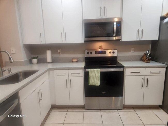 Building Photo - 10962 Savannah Wood Ct