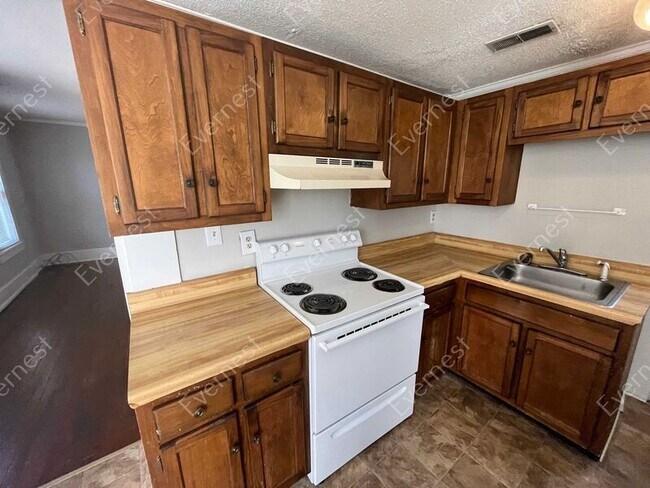 Building Photo - 510 Fortwood Pl