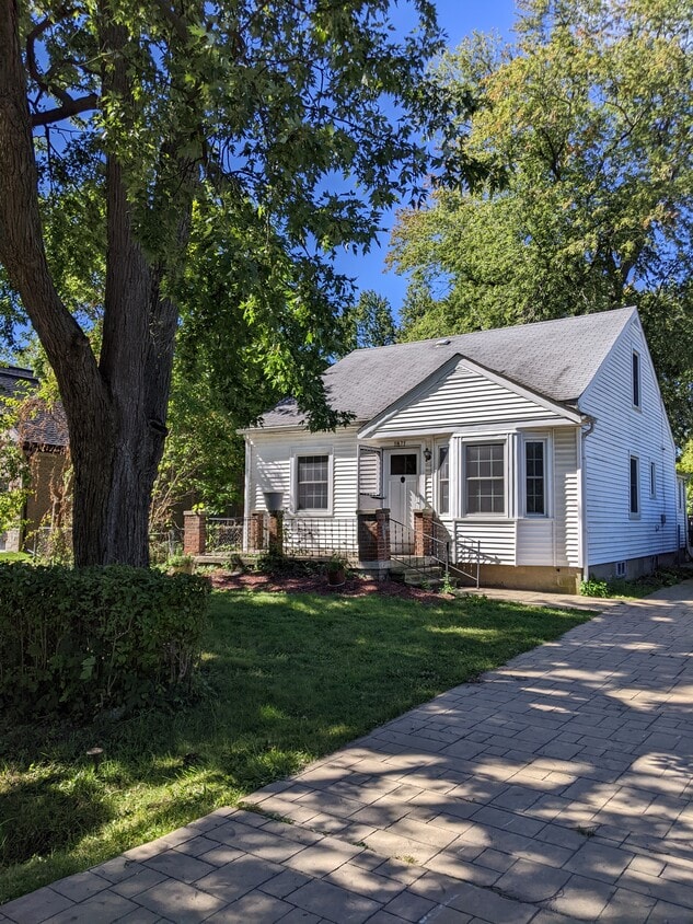 1871 Kirkton Dr, Troy, MI 48083 House Rental in Troy, MI