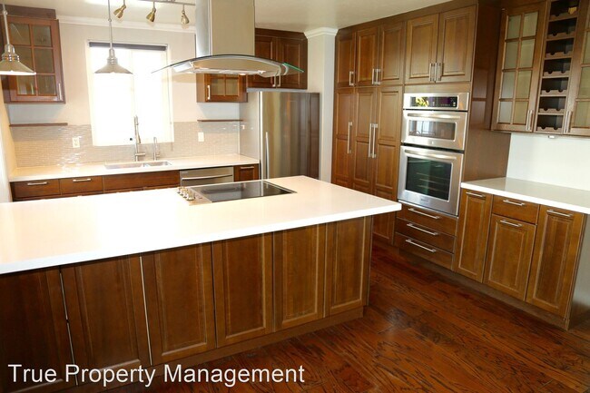 Building Photo - 3 br, 2 bath House - 2913 Royal Palm