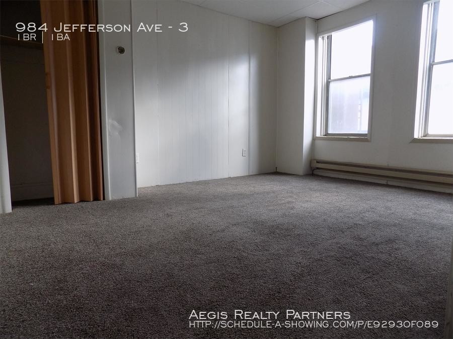 Foto principal - Great 1 bedroom apartment! Sec.8 Approved!!