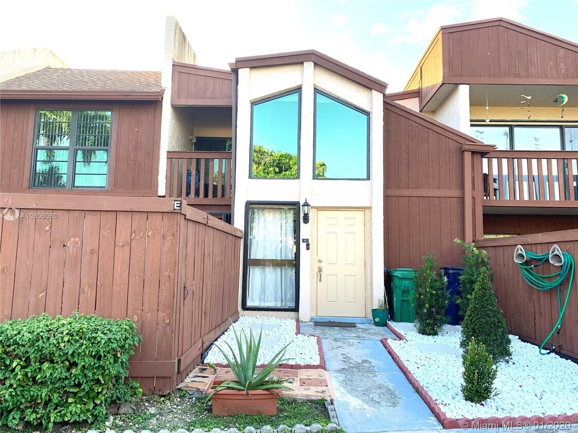 Foto principal - 6634 SW 114th Pl