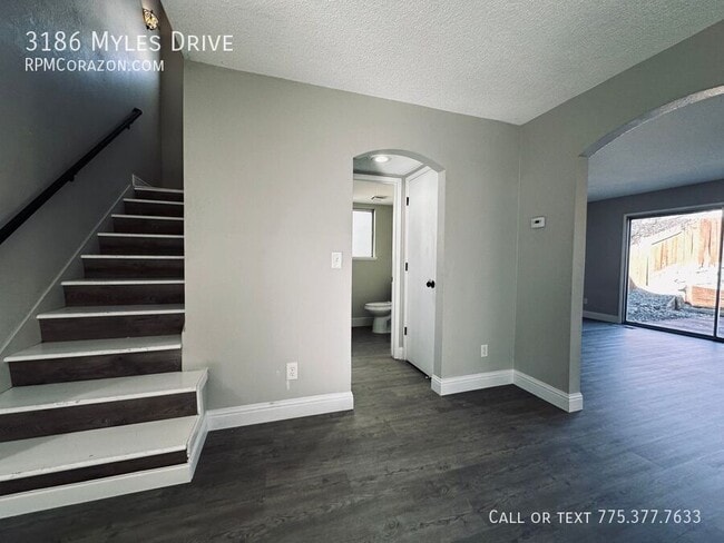 Building Photo - 3186 Myles Dr