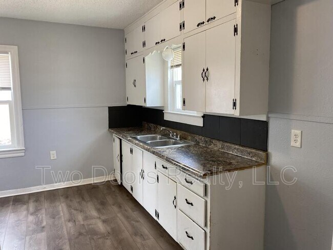 Foto del edificio - 632 SW 44th St