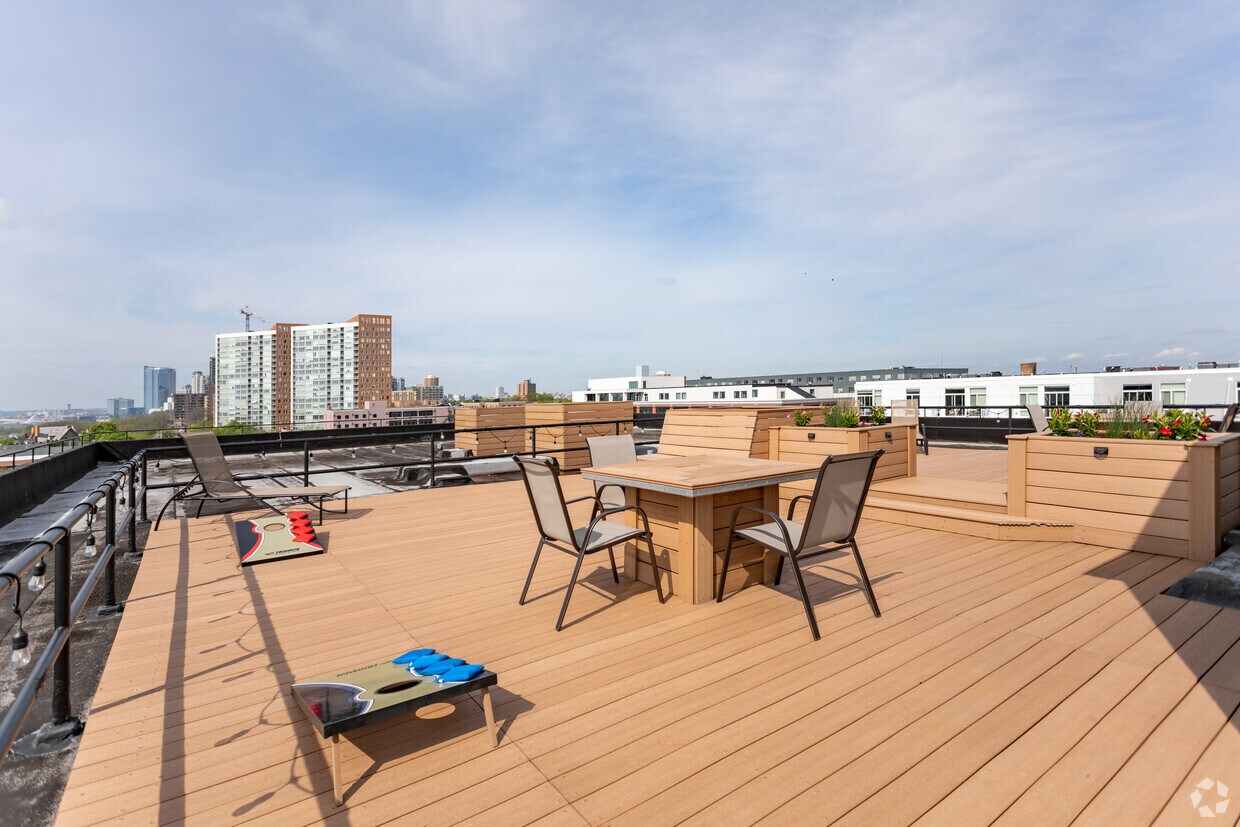 Lake Summit Apartments in Milwaukee, WI