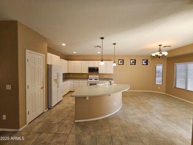 Building Photo - 42593 Abbey Rd