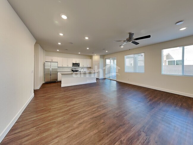 Building Photo - 8844 Carmine Cob Ave