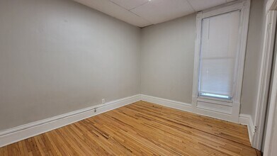 Building Photo - 1 1/2 E 26th St