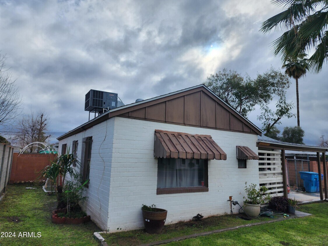 Primary Photo - 1321 N 31st St