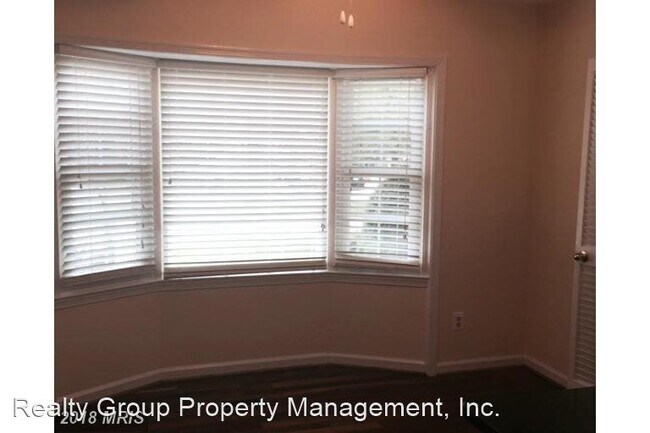 Building Photo - 3 br, 3.5 bath House - 20219 MAPLE LEAF CT