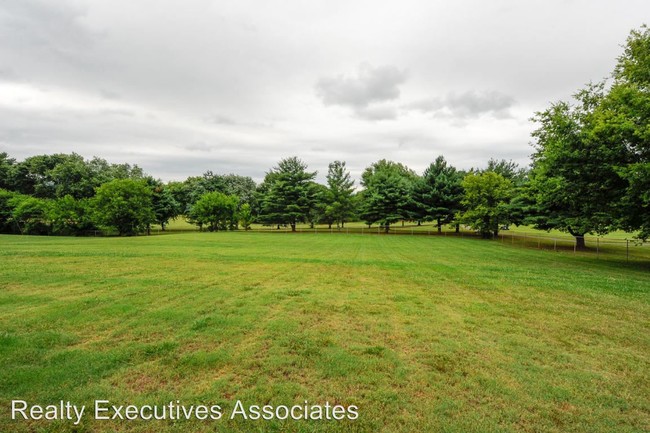 Building Photo - 2 br, 1.5 bath House - 453 Pine Lakes Lane