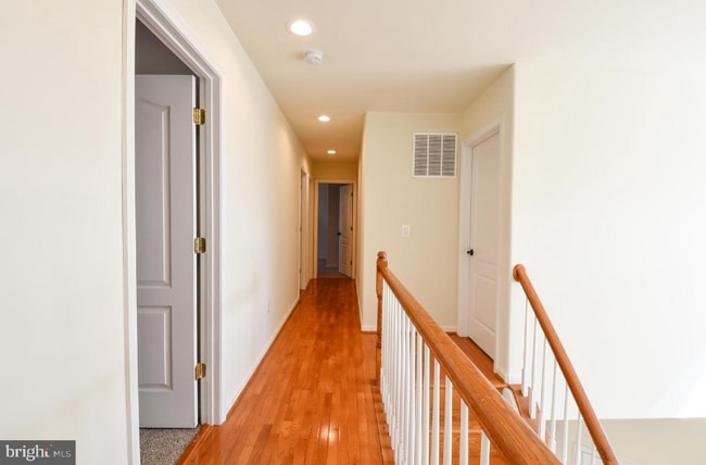 Foto del edificio - 542 Windermere Drive