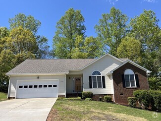 Building Photo - 1003 Pine Ridge Ct