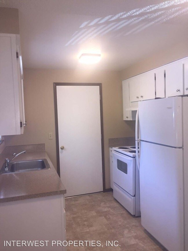 Building Photo - 3975 SW 173rd Ave