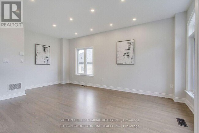 Photo du bâtiment - RENT 26 OAKMONT AVENUE