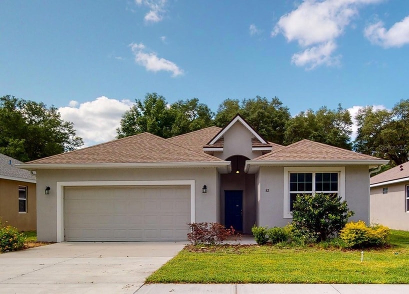 Primary Photo - 82 Eleven Oaks Cir