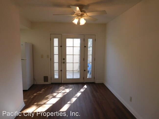Building Photo - 3 br, 1.5 bath House - 9782 Continental Dr.
