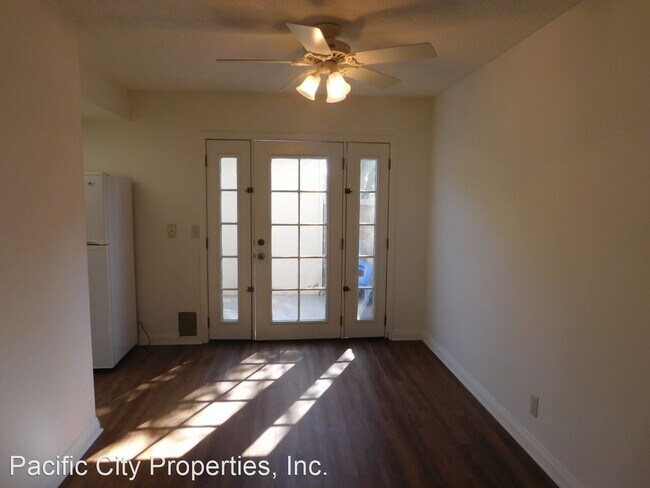 Foto del edificio - 3 br, 1.5 bath House - 9782 Continental Dr.