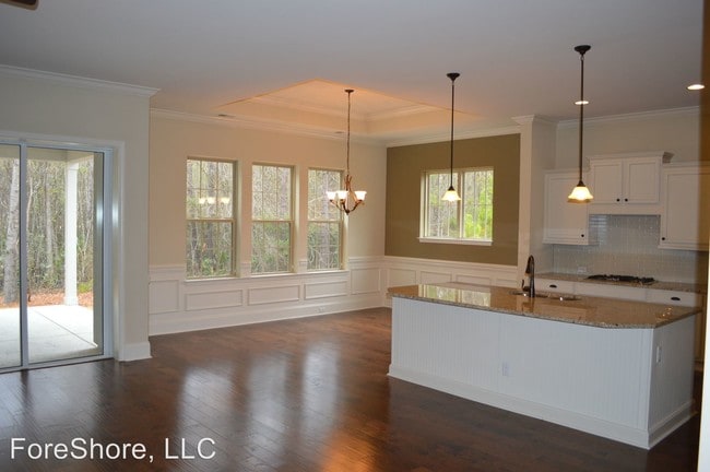 Building Photo - 4 br, 3 bath House - 17 Lakewood Court