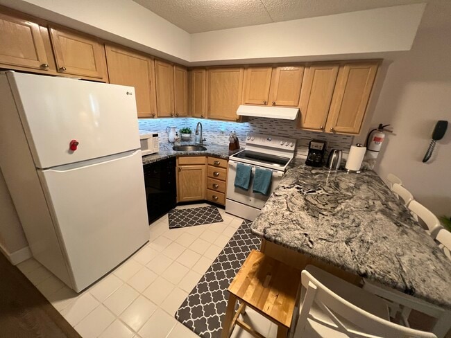 Building Photo - 4600 W Brigantine Ave