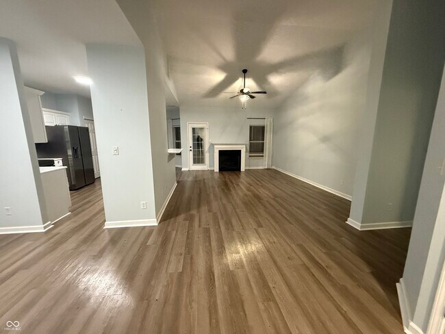 Foto del edificio - 5882 Hollow Oak Trail
