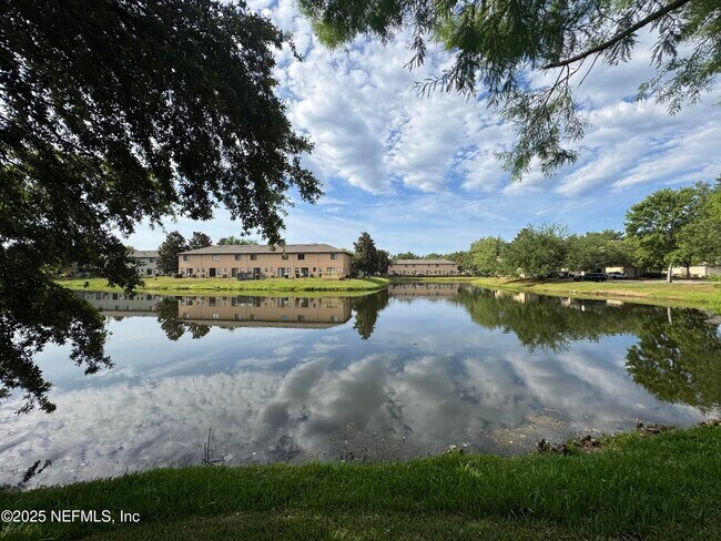Foto del edificio - 7806 Melvin Rd