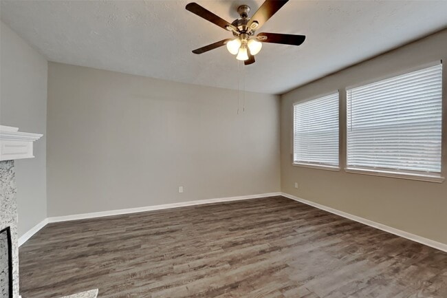 Foto del edificio - 16935 Valley Palms Dr