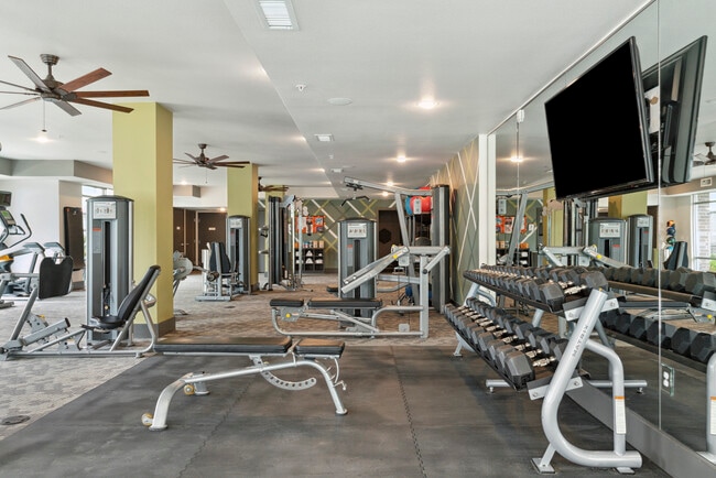 Building Photo - Apex 5510