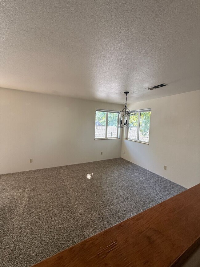 Foto del edificio - 1150-1150 W 8th St