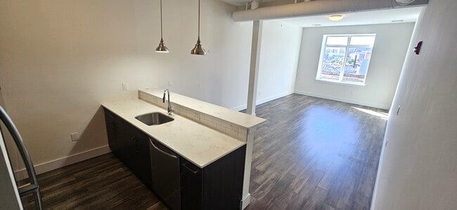 Building Photo - Textile Lofts