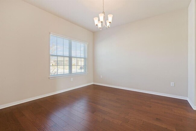 Building Photo - 5825 Roderick Dr